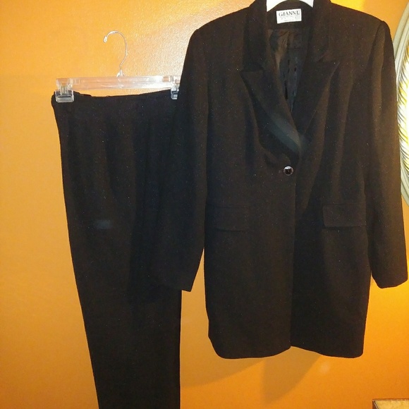 Meet your Posher, Stephanie - Picture 4 of 6